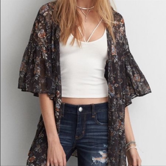 American Eagle Outfitters Tops - AMERICAN EAGLE floral bell sleeve kimono Size XS/S